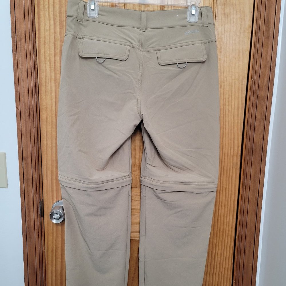 Columbia Omnishield Women's 6 short.  New with tags!